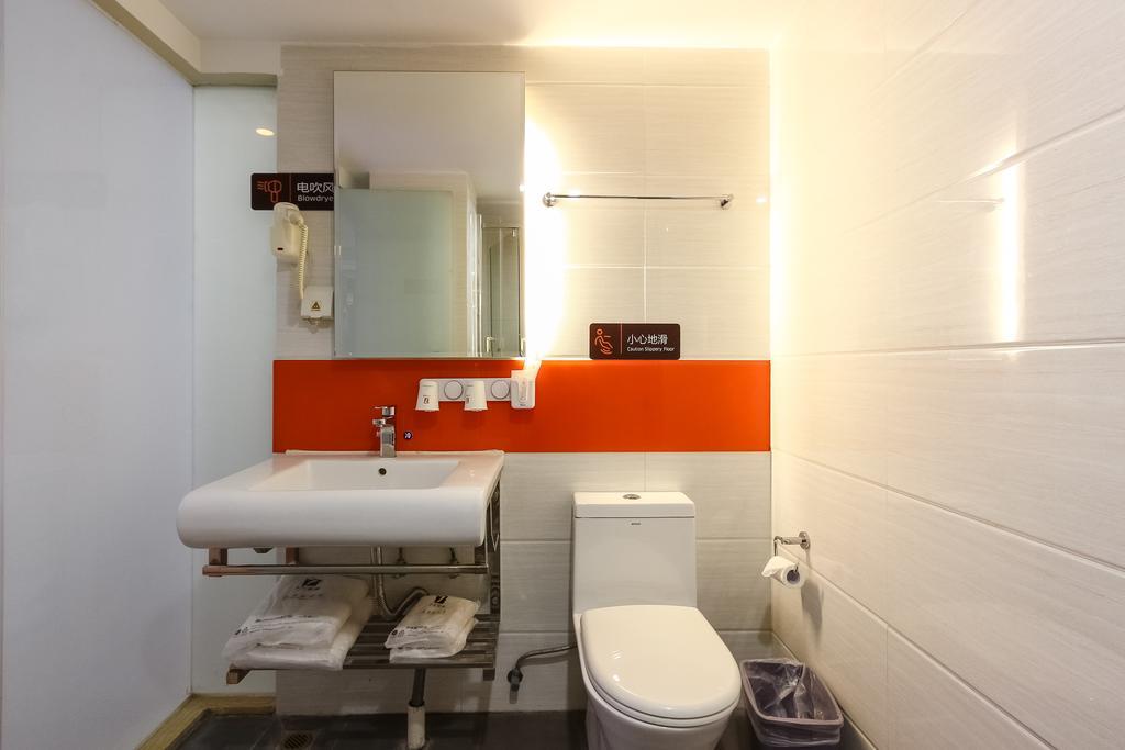 7Days Premium Guangzhou Tianhe Shipaiqiao Hotel Buitenkant foto